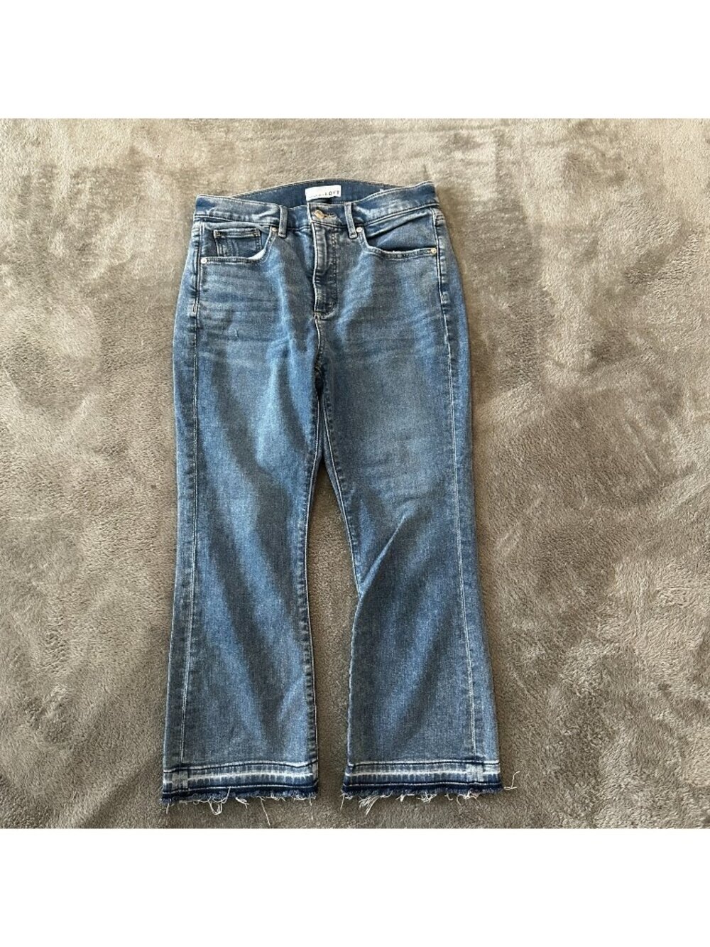 Ann Taylor LOFT Kick Crop Flare High Rise Jeans Womens size 28 6 Raw Hem